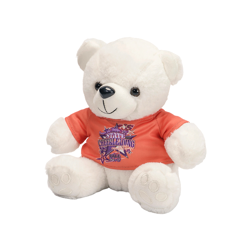 Adorável urso de pelúcia vestindo uma camiseta